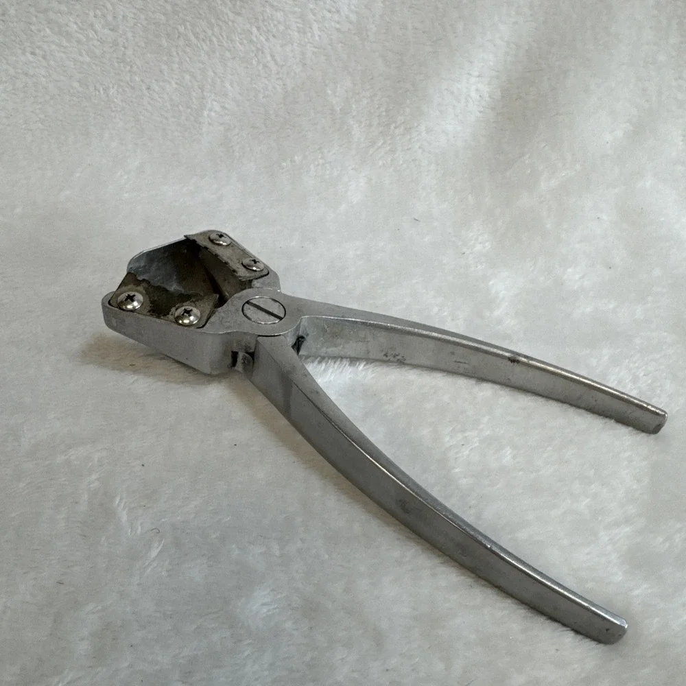 Vintage YORK style aluminum‎ nut Cracker sheller with fixed shield 7.25